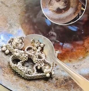 चांदीचे दागिने गरम तव्यावर ठेवा आणि जादू पाहा- ५ मिनिटांत नव्यासारखे लख्ख चमकतील