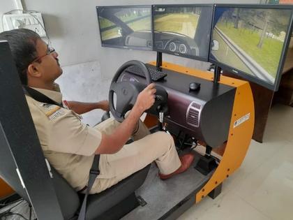 Who exactly uses the simulator worth lakhs? Purchased from the road safety fund | लाखोंचे सिम्युलेटर नेमके वापरते कोण? रस्ता सुरक्षेच्या निधीतून खरेदी Who exactly uses the simulator worth lakhs? Purchased from the road safety fund | लाखोंचे सिम्युलेटर नेमके वापरते कोण? रस्ता सुरक्षेच्या निधीतून खरेदी