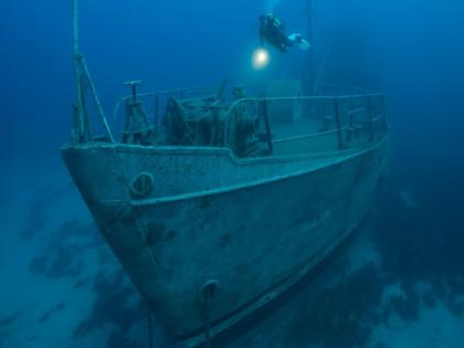 Retired Navy warship to be sunk in the sea of Sindhudurg; A project based on the concept of global tourism | सिंधुदुर्गच्या समुद्रात बुडविणार नौदलाची निवृत्त युद्धनौका; जागतिक पर्यटन संकल्पनेवर आधारित प्रकल्प