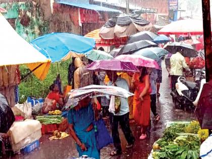 Rainfall hit Malvan Market, time to sell goods at short rates | मालवण बाजारपेठेला पावसाचा फटका, अल्प दरात वस्तू विकण्याची वेळ