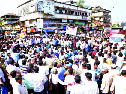 Stop the route to the Kudalah highway | कुडाळात महामार्गावर रास्ता रोको