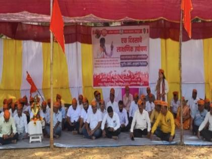 Support to Jarange-Patil through symbolic hunger strike in Sindhudurg | Maratha Reservation: सिंधुदुर्गात लाक्षणिक उपोषणांमधून जरांगे-पाटलांना पाठिंबा