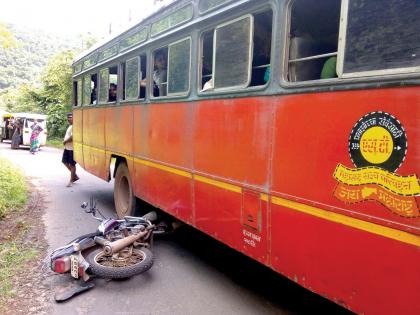 ST-Bike Strike; Two youths injured, near Kharepatan incident: bicycle damage | एसटी-दुचाकीची धडक; दोघे युवक जखमी, खारेपाटणजवळील घटना : दुचाकीचे नुकसान