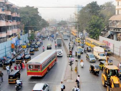 in mumbai ban for heavy vehicles from sion flyover avoid traveling on the bridge as it is dangerous | सायन उड्डाणपुलावरून अवजड वाहनांसाठी बंदी; पुल धोकादायक असल्याने प्रवास टाळावा