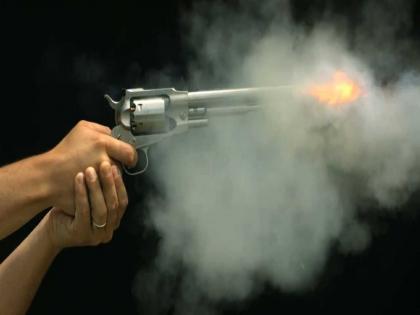 A young man who went hunting in Chiplun was dead due to firing and two others were seriously injured | चिपळुणात शिकारीला गेलेल्या तरुणाचा गोळी लागून मृत्यू, दोघेजण गंभीर