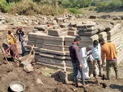 Excavations have uncovered 1000 year old Shiva temple and Parmar period inscriptions in Ujjain | उत्खननात सापडले 1000 वर्षे जुने शिव मंदिर आणि परमार कालीन शिलालेख