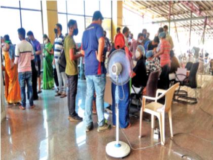 Coronavirus Updates: ‘They’ increased coronavirus as patients roamed the crowd; Irresponsibility increased the number of victims | Coronavirus Updates: ‘ते’ रुग्ण गर्दीत फिरल्याने कोरोनाबाधित वाढले; बेजबाबदारपणामुळे बाधितांची संख्या वाढली