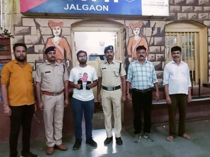 Railway ticket black market, Jalgaon textile businessman's son arrested | रेल्वे तिकिटांचा काळाबाजर भोवला, जळगवातील कापड व्यावसियाकाच्या मुलाला अटक