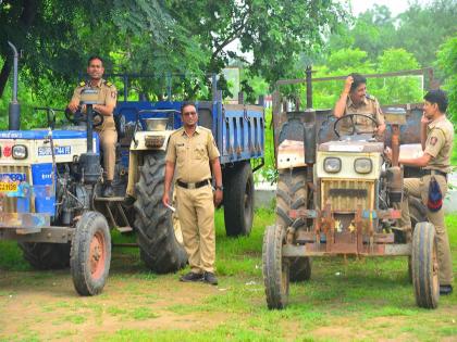 Sand was also found in a private place in Bambori in Jalgoan, a case against two; 96 thousand 30 brass sand seized | बांभोरीत खासगी जागेतही आढळली वाळू, दोघांविरुद्ध गुन्हा; ९६ हजारांची ३० ब्रास वाळू जप्त