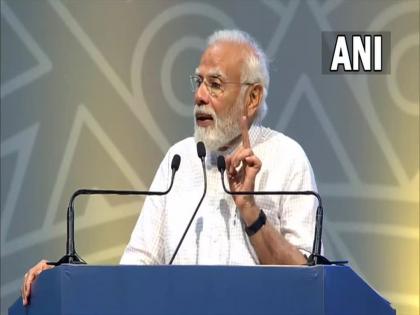 I Review the development works in various parts of the country with the help of drones Says PM Narendra Modi | नरेंद्र मोदींनी उलगडलं रहस्य; ड्रोनद्वारे ठेवतात सर्व विकासकामांवर लक्ष