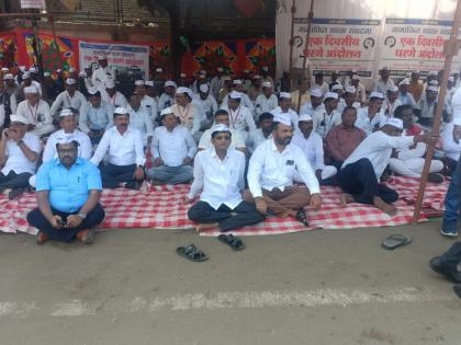 Protest by the administrators of reputed residential English schools across the state for overdue grants in navi mumbai | राज्यभरातील नामांकित निवासी इंग्रजी शाळांच्या थकीत अनुदानासाठी संस्थाचालकांचे नाशकात धरणे आंदोलन