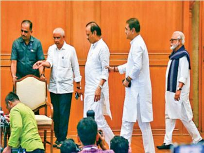 A strong blow to opposition unity; Uncertainty about Sharad Pawar's important role | मविआ, विरोधी ऐक्याला जोरदार धक्का; शरद पवारांच्या महत्त्वाच्या भूमिकेविषयी अनिश्चितता