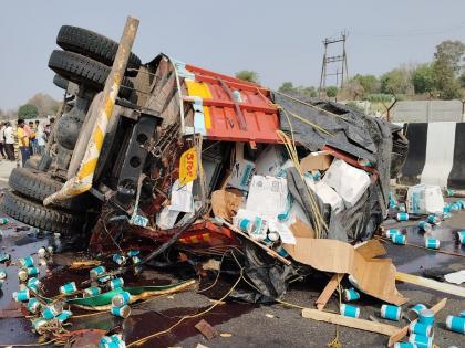 One killed, three injured in accident on Samriddhi; Accident in Nagpur Corridor near Mandv | समृद्धीवर अपघातामध्ये एक ठार, तीन जखमी; मांडव्यानजीक नागपूर कॉरिडॉरमध्ये अपघात