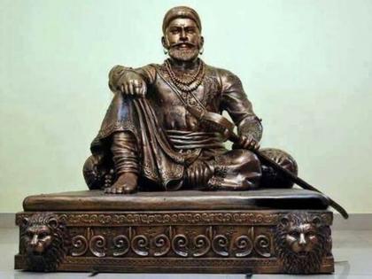 Place Shivaji Maharaj in the last row, criticize the leaders of the Mahayuti gathering | शिवाजी महाराजांना शेवटच्या रांगेत स्थान, महायुतीचा मेळाव्यातील नेत्यांवर टीकेची झोड