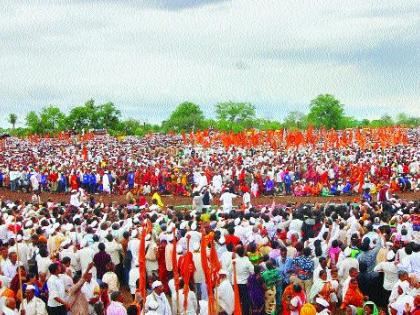 Vaakhar bhaktat nhaala Vaishnavmeela; RINGS FESTIVAL | वाखरीत भक्तीत न्हाला वैष्णवमेळा; रिंगणांची मेजवानी