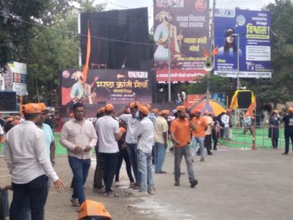 Elgar, planned march of Maratha bandhav in Sangli attracted attention | सांगलीत मराठा बांधवांचा एल्गार, नियोजनबद्ध मोर्चाने लक्ष वेधले 