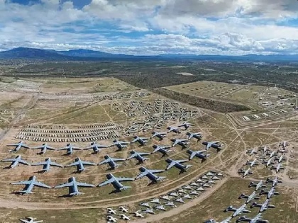 World Largest Airplane Boneyard Or Aircraft Graveyard In Arizona Stores And Regenerates in America | अमेरिकेत एकाच ठिकाणी उभी आहेत ४ हजारांपेक्षा जास्त विमानं; नेमकं काय घडतंय?
