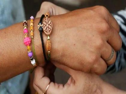 Raksha bandhan: Five sisters tie Rakhi to ‘dead body’ of their brother in Nalgonda | Raksha bandhan: भावाच्या मृतदेहाला राखी बांधून ५ बहिणींनी दिला निरोप; मनाला वेदना देणारं दृश्य पाहून गाव हळहळलं