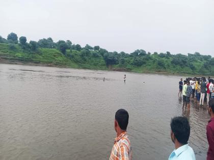 Three members of the same family drowned in the Tapi river at Rameshwar Tirtha; 2 bodies were found | रामेश्वर तीर्थावर तापी नदीत एकाच कुटुंबातील तिघे बुडाले; दोघांचा मृतदेह सापडला