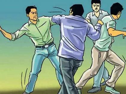 Husband and wife were beaten up by four persons due to Gram Panchayat election dispute kopargoan ahmednagar | ग्रामपंचायत निवडणूक वादातून चौघांकडून पती-पत्नीला लाथाबुक्क्यांनी मारहाण