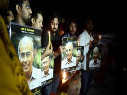 Give Narendra Dabholkar murder to ATS; Family's application to the High Court | दाभोलकर हत्येचा तपास एटीएसकडे वर्ग करा; कुटुंबीयांचा उच्च न्यायालयात अर्ज