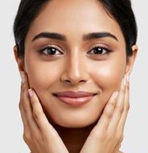 चेहऱ्यावर पिंपल्स- केसात कोंडा झाला? तुरटीत मिसळा ६ गोष्टी- रात्री 'या' पद्धतीने लावा, त्वचेवर येईल ग्लो-कोंडाही कमी