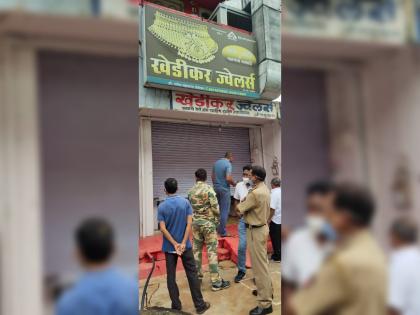 Theft at five places including two jewelry shops in Sakoli, Rs 50 lakh stolen | साकोली येथे दोन सराफ दुकानांसह पाच ठिकाणी चोरी, ५० लाखांचा ऐवज लंपास