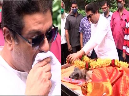 MNS president Raj Thackeray beloved Pet 'James' dog dies; The last farewell given by the family | मनसे अध्यक्ष राज ठाकरेंच्या लाडक्या ‘जेम्स’ श्वानाचं निधन; कुटुंबीयांनी दिला अखेरचा निरोप