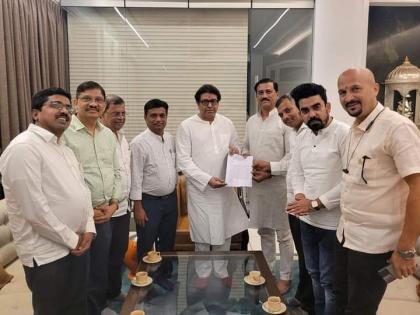 Opposition to the mosque in Sanpada; Locals met MNS chief Raj Thackeray | सानपाड्यात होणाऱ्या मशिदीला विरोध; स्थानिकांनी घेतली मनसे प्रमुख राज ठाकरेंची भेट