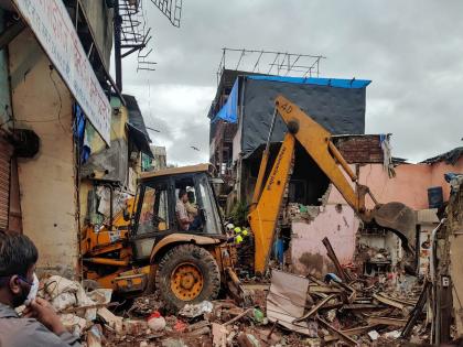 Malad Building Collapse: How did this happen all of a sudden? Says victim Mohhamad Rafi | Malad Building Collapse: “दूध आणण्यासाठी घराबाहेर गेलो अन् आल्यावर पाहिलं तर संपूर्ण कुटुंब संपलं”; अचानक हे घडलं कसं?