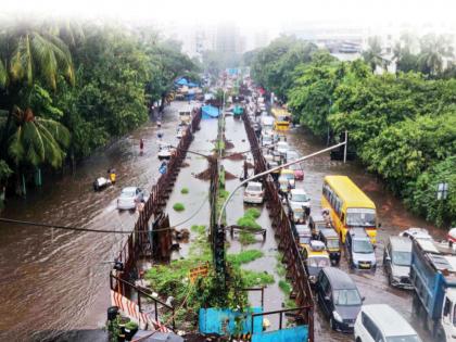 Maharashtra Rain Updates : Heavy Rain Konkan along with Mumbai; People's misery due to collapse of roads and railways, Next 4 Days Alert for heavy rain | पावसाचे शक्तिप्रदर्शन...! मुंबईसह कोकणला झोडपले; पुढील ४ दिवस अतिवृष्टीचा इशारा