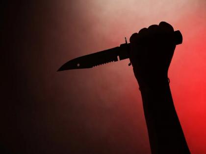 The supposed brother betrayed; While talking to his girlfriend, he suddenly stabbed her in the stomach. | मानलेल्या भावानेच दगा दिला; मैत्रिणीसोबत बोलताना अचानक चाकूनं वार केला, अन्...