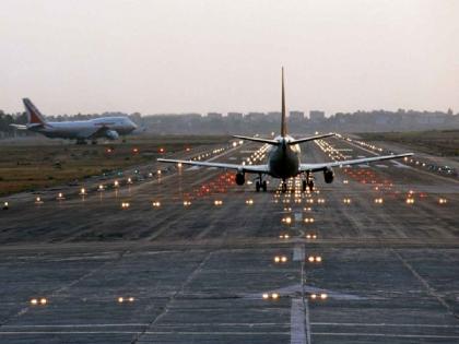 Both runways at Mumbai Airport closed on May 10 for pre-monsoon work | मुंबई विमानतळाच्या दोन्ही धावपट्ट्या १० मे रोजी बंद; एअरपोर्ट अथॉरिटीचं प्रवाशांना महत्त्वाचं आवाहन