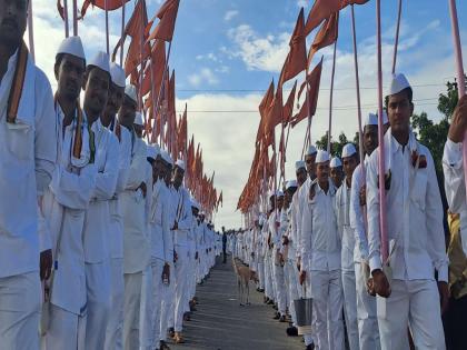 Shri Gajanan Maharaj's Palkhi which went to Pandharpur for Ashadhi Vari arrived at Khamgaon in Buldhana. | खामगाव येथे 'गण गण गणांत बोते'चा गजर! श्रींची पालखी खामगावात दाखल