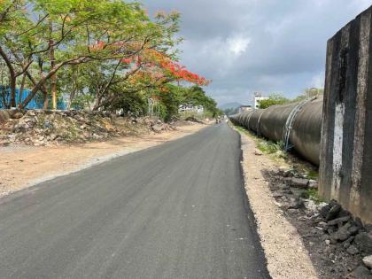 Asphalting and repair work of Kalher Tadali Pipeline Road has finally started | काल्हेर ताडाळी पाईपलाईन रस्त्याच्या डांबरीकरण व दुरुस्ती कामांना अखेर सुरुवात