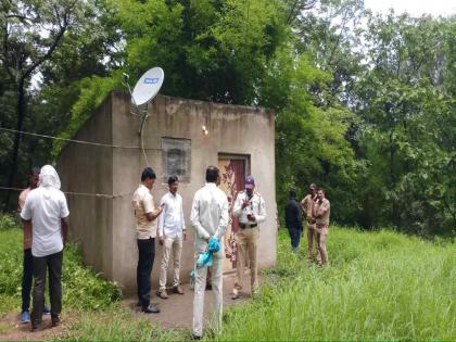 Four dead bodies found in one house in Satara; Including father, son, mother, daughter | खळबळजनक! साताऱ्यात एकाच घरात आढळले चार मृतदेह; आई-वडील, भाऊ, बहिणीचा समावेश