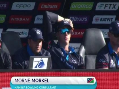 SL vs NAM match Namibia beat Sri Lanka thanks to the efforts of Morne Morkel, the bowling consultant of the Namibian team  | SL vs NAM: मॉर्नी मॉर्केल ठरला नामिबियाच्या विजयाचा हिरो; ड्रेसिंग रूममध्ये बसून श्रीलंकेच्या फलंदाजीला दिला धक्का