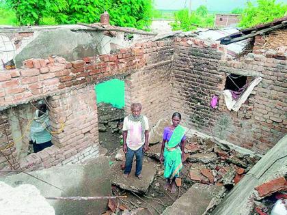 Slab contraction collapse . Incidents in Nagpur district | काेळसा खाणीतील स्फाेटांमुळे घराचा स्लॅब काेसळला; नागपूर जिल्ह्यातील घटना