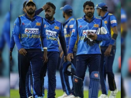 India Tour of Sri Lanka : Sri Lanka  players test Covid-negative but will remain in isolation, to play India on July 13 | India Tour of Sri Lanka : इंग्लंडचा संपूर्ण संघ विलगिकरणात अन् आता श्रीलंकेच्या खेळाडूंचा कोरोना रिपोर्ट आला समोर 