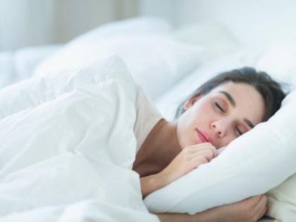 According to Vastushastra, banish these five things from the bedroom for a good night's sleep and good health! | वास्तुशास्त्रानुसार शांत झोपेसाठी आणि चांगल्या आरोग्यासाठी बेडरूममधून 'या' पाच गोष्टी हद्दपार करा!