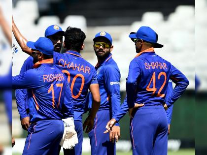 India have been fined 40% of their match fees for maintaining slow overrate against South Africa in the 3rd ODI  | दक्षिण आफ्रिकेविरुद्धचा वन डे मालिकेतील पराभव टीम इंडियाला महागात पडला; ICCनं उचलला कारवाईचा बडगा