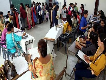 About four lakh seats of 11th admission in MMR; Addition of 25 thousand seats this year | एमएमआरमध्ये अकरावीच्या सुमारे चार लाख जागा; यंदा २५ हजार जागांची भर