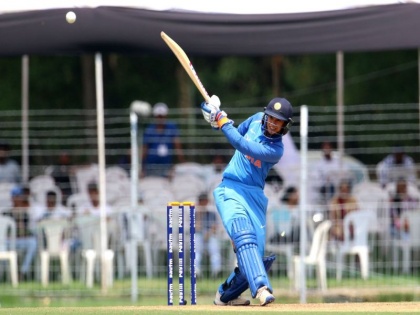 India vs Sri Lanka Women: Smriti Mandhana smash fifty, Indian women's beat Sri Lanka | India vs Sri Lanka Women: स्मृती मानधनाची फटकेबाजी, भारतीय महिलांचा श्रीलंकेवर मोठा विजय