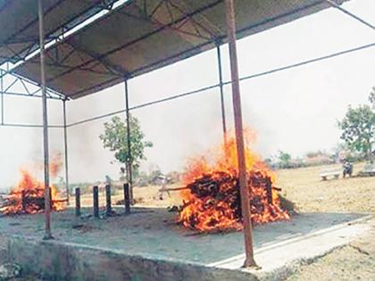 Number for cremation in the cemetery, 10 thousand citizens die in Aurangabad every year! | स्मशानभूमीत अंत्यसंस्कारासाठी नंबर, औरंगाबादेत दरवर्षी १० हजार नागरिकांचा मृत्यू! 