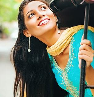 आपली स्माइल खास नाही, अजिबात फोटो चांगले येत नाही असा कॉम्प्लेक्स छळतो तुम्हालाही? - मग हे वाचाच..