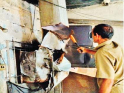 Mumbaikars will not tolerate the smoke of gold and silver; Municipal hammer | सोन्या-चांदीचा धूर मुंबईकरांना सहन होईना; पालिकेचा हातोडा