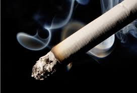 smoking ban order not followed in khamgaon | सार्वजनिक ठिकाणी धुम्रपान बंदीच्या आदेशाची सर्रास पायमल्ली