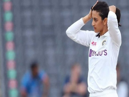 cricketer smriti mandhana become social media sensation trough viral photo fans says better than bollywood actress | Smriti Mandhana च्या फोटोवर नेटकरी घायाळ; म्हणाले, "बॉलिवूड अभिनेत्रींपेक्षाही सुंदर"