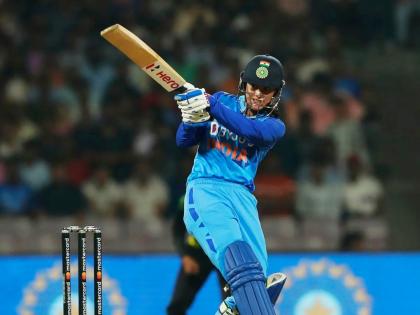 Smriti Mandhana creates world record while chasing target in T20 Womens cricket just like Virat Kohli India vs Australia | Smriti Mandhana, IND vs AUS: विराट कोहली 'किंग' तर स्मृती मंधाना 'क्वीन', टी२० क्रिकेटमध्ये केला विश्वविक्रम