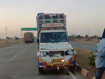 Fatal accident on Hingoli to Kanergaon Naka route, 4 killed and 4 injured | माळहिवरा शिवारात भरधाव पिकअपने भाविकांना उडवले; चार ठार तर ४ जण जखमी